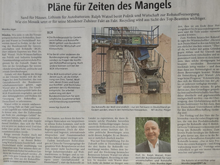 Kieswerk mit Förderbändern als Symbol für endliche Rohstoffe und die Notwendigkeit von Recycling in Zeiten des Mangels.
