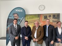 Delegation der GSP Sektion München-Starnberg mit Vertretern von KNDS beim nternehmensbesuch am 28. August 2026.  Von links nach rechts: Dennis Budimovic, Thomas V. Bauer, , Dietmar Paun, Andreas Kobbe sowie Maximilian Knapitsch.