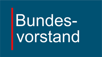 Weißer Text 'Bundesvorstand' auf dunkelblauem Hintergrund mit einem roten vertikalen Balken links.