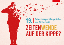 Rote Silhouette eines salutierenden Mannes, der sich in Vögel auflöst. Text: 'Petersberger Gespräche zur Sicherheit am 19.1. Zeitenwende auf der Kippe?'